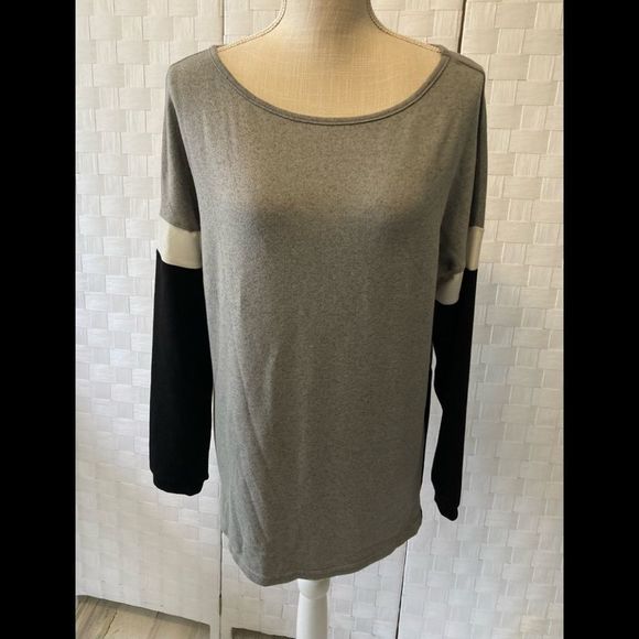 Suzanne Betro sweater Small NWT - Picture 7 of 8